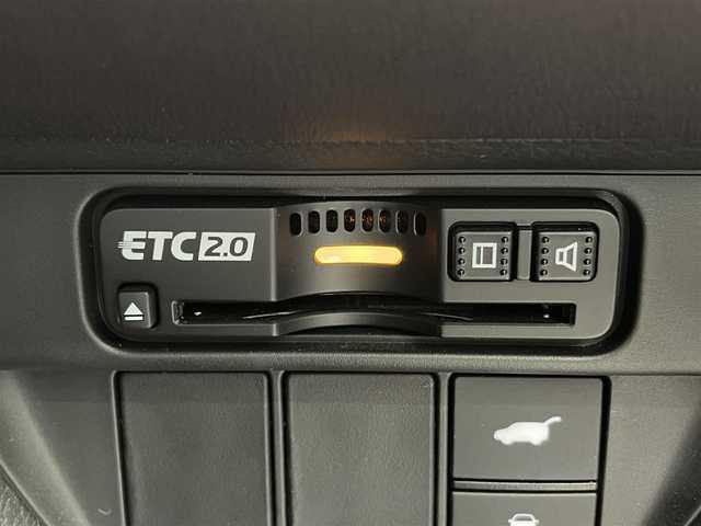 ホンダ ＺＲ－Ｖ ハイブリッド e:HEV Z 鹿児島県 2024(令6)年 2.4万km クリスタルブラックパール ワンオーナー/Honda SENSING/ブラインドスポットインフォメーション/後退出庫サポート/アダプティブドライビングビーム/マルチビューカメラシステム/Honda CONNECTディスプレー＋ETC2.0車載器＋ワイヤレス充電器/本革シート＋運転席8ウェイ助手席4ウェイパワーシート(ドライビングポジションシステム付)/運転席＆助手席シートヒーター/BOSEプレミアムサウンドシステム(12スピーカー)/ハンズフリーアクセスパワーテールゲート(予約クローズ機能付)/18インチアルミホイール(切削＋ベルリナブラック)/ドライブレコーダー【DRH-224SD】/禁煙