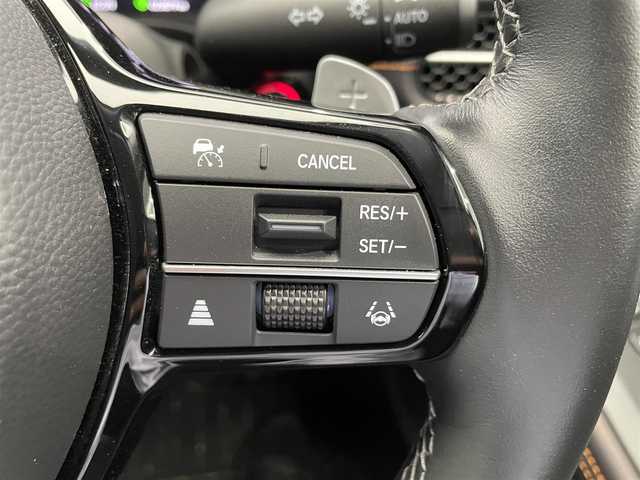 ホンダ ＺＲ－Ｖ ハイブリッド e:HEV Z 鹿児島県 2024(令6)年 2.4万km クリスタルブラックパール ワンオーナー/Honda SENSING/ブラインドスポットインフォメーション/後退出庫サポート/アダプティブドライビングビーム/マルチビューカメラシステム/Honda CONNECTディスプレー＋ETC2.0車載器＋ワイヤレス充電器/本革シート＋運転席8ウェイ助手席4ウェイパワーシート(ドライビングポジションシステム付)/運転席＆助手席シートヒーター/BOSEプレミアムサウンドシステム(12スピーカー)/ハンズフリーアクセスパワーテールゲート(予約クローズ機能付)/18インチアルミホイール(切削＋ベルリナブラック)/ドライブレコーダー【DRH-224SD】/禁煙