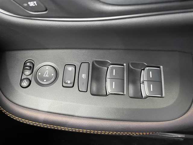 ホンダ ＺＲ－Ｖ ハイブリッド e:HEV Z 鹿児島県 2024(令6)年 2.4万km クリスタルブラックパール ワンオーナー/Honda SENSING/ブラインドスポットインフォメーション/後退出庫サポート/アダプティブドライビングビーム/マルチビューカメラシステム/Honda CONNECTディスプレー＋ETC2.0車載器＋ワイヤレス充電器/本革シート＋運転席8ウェイ助手席4ウェイパワーシート(ドライビングポジションシステム付)/運転席＆助手席シートヒーター/BOSEプレミアムサウンドシステム(12スピーカー)/ハンズフリーアクセスパワーテールゲート(予約クローズ機能付)/18インチアルミホイール(切削＋ベルリナブラック)/ドライブレコーダー【DRH-224SD】/禁煙