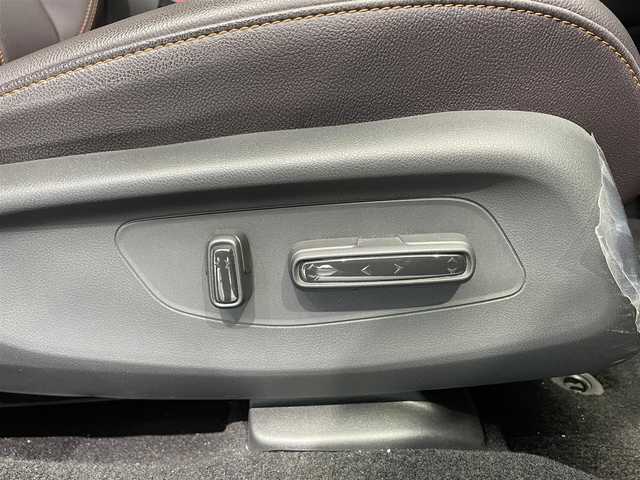 ホンダ ＺＲ－Ｖ ハイブリッド e:HEV Z 鹿児島県 2024(令6)年 2.4万km クリスタルブラックパール ワンオーナー/Honda SENSING/ブラインドスポットインフォメーション/後退出庫サポート/アダプティブドライビングビーム/マルチビューカメラシステム/Honda CONNECTディスプレー＋ETC2.0車載器＋ワイヤレス充電器/本革シート＋運転席8ウェイ助手席4ウェイパワーシート(ドライビングポジションシステム付)/運転席＆助手席シートヒーター/BOSEプレミアムサウンドシステム(12スピーカー)/ハンズフリーアクセスパワーテールゲート(予約クローズ機能付)/18インチアルミホイール(切削＋ベルリナブラック)/ドライブレコーダー【DRH-224SD】/禁煙