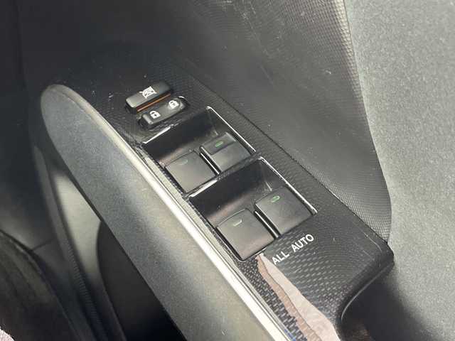 トヨタ エスティマ アエラス 愛知県 2013(平25)年 7.5万km ホワイトパールクリスタルシャイン 禁煙車/ワンオーナー/４WD/純正7インチナビ/（ＤＶＤ/ＣＤ/フルセグ/Bluetooth/ＡＭ/ＦＭ）/１１インチフリップダウンモニター/バックカメラ/オットマン/両側パワースライドドア/スマートキー/プッシュスタート/スペアキー有/純正１８インチアルミホイール/純正エアロ/ＨＩＤヘッドライト/オートライト/純正フロアマット/横滑り防止装置