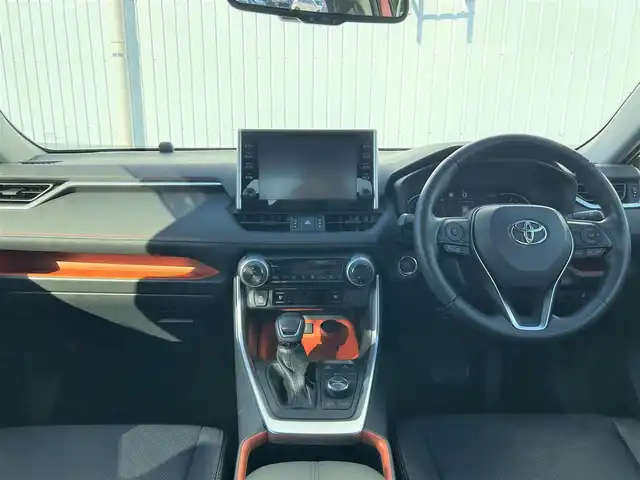 トヨタ ＲＡＶ４ アドベンチャー 熊本県 2022(令4)年 1.2万km センシュアルレッドマイカ 純正ディスプレイオーディオ/・ナビキット/・AM/FM/USB/BT/Miracast/・全周囲カメラ/JAOSプロテクターキット/・バンパープロテクター/・ノーズプロテクター/・サイドプロテクタ＾/・ピラープロテクター/トヨタセーフティセンス/・プリクラッシュセーフティ/・レーントレーシングアシスト/・ブラインドスポットモニター/・パーキングサポートブレーキ/・リアクロストラフィックアラート/・ロードサインアシスト/・オートマチックハイビーム/前席シートヒーター/クーラー/D席メモリ付きパワーシート/電動パーキングブレーキ/オートホールドブレーキ/革巻きステアリング/・ステアリングスイッチ/・ステアリングヒーター/ETC2.0/LEDヘッドライト/LEDフォグランプ/純正アルミホイール/純正フロアマット/純正ドアバイザー/電動格納ミラー/ウインカーミラー/スペアキー