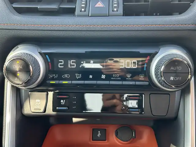 トヨタ ＲＡＶ４ アドベンチャー 熊本県 2022(令4)年 1.2万km センシュアルレッドマイカ 純正ディスプレイオーディオ/・ナビキット/・AM/FM/USB/BT/Miracast/・全周囲カメラ/JAOSプロテクターキット/・バンパープロテクター/・ノーズプロテクター/・サイドプロテクタ＾/・ピラープロテクター/トヨタセーフティセンス/・プリクラッシュセーフティ/・レーントレーシングアシスト/・ブラインドスポットモニター/・パーキングサポートブレーキ/・リアクロストラフィックアラート/・ロードサインアシスト/・オートマチックハイビーム/前席シートヒーター/クーラー/D席メモリ付きパワーシート/電動パーキングブレーキ/オートホールドブレーキ/革巻きステアリング/・ステアリングスイッチ/・ステアリングヒーター/ETC2.0/LEDヘッドライト/LEDフォグランプ/純正アルミホイール/純正フロアマット/純正ドアバイザー/電動格納ミラー/ウインカーミラー/スペアキー