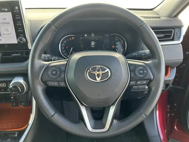 トヨタ ＲＡＶ４ アドベンチャー 熊本県 2022(令4)年 1.2万km センシュアルレッドマイカ 純正ディスプレイオーディオ/・ナビキット/・AM/FM/USB/BT/Miracast/・全周囲カメラ/JAOSプロテクターキット/・バンパープロテクター/・ノーズプロテクター/・サイドプロテクタ＾/・ピラープロテクター/トヨタセーフティセンス/・プリクラッシュセーフティ/・レーントレーシングアシスト/・ブラインドスポットモニター/・パーキングサポートブレーキ/・リアクロストラフィックアラート/・ロードサインアシスト/・オートマチックハイビーム/前席シートヒーター/クーラー/D席メモリ付きパワーシート/電動パーキングブレーキ/オートホールドブレーキ/革巻きステアリング/・ステアリングスイッチ/・ステアリングヒーター/ETC2.0/LEDヘッドライト/LEDフォグランプ/純正アルミホイール/純正フロアマット/純正ドアバイザー/電動格納ミラー/ウインカーミラー/スペアキー
