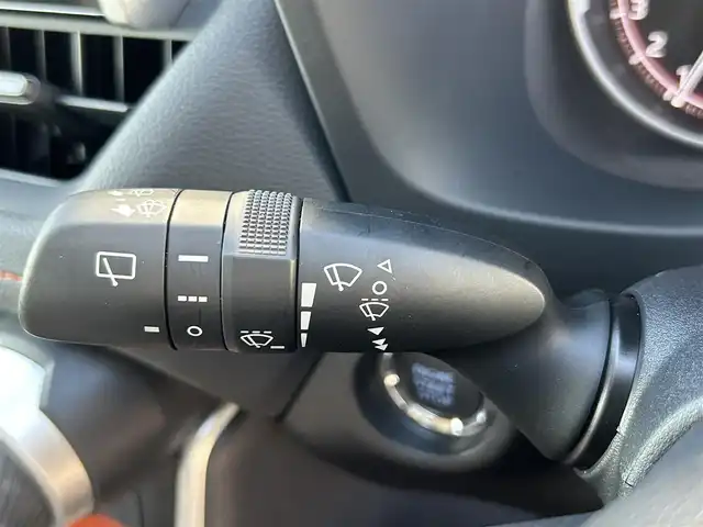 トヨタ ＲＡＶ４ アドベンチャー 熊本県 2022(令4)年 1.2万km センシュアルレッドマイカ 純正ディスプレイオーディオ/・ナビキット/・AM/FM/USB/BT/Miracast/・全周囲カメラ/JAOSプロテクターキット/・バンパープロテクター/・ノーズプロテクター/・サイドプロテクタ＾/・ピラープロテクター/トヨタセーフティセンス/・プリクラッシュセーフティ/・レーントレーシングアシスト/・ブラインドスポットモニター/・パーキングサポートブレーキ/・リアクロストラフィックアラート/・ロードサインアシスト/・オートマチックハイビーム/前席シートヒーター/クーラー/D席メモリ付きパワーシート/電動パーキングブレーキ/オートホールドブレーキ/革巻きステアリング/・ステアリングスイッチ/・ステアリングヒーター/ETC2.0/LEDヘッドライト/LEDフォグランプ/純正アルミホイール/純正フロアマット/純正ドアバイザー/電動格納ミラー/ウインカーミラー/スペアキー