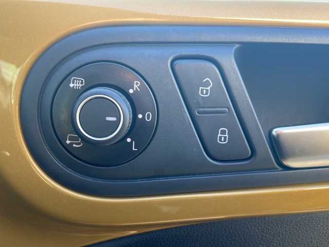 フォルクスワーゲン ザ・ビートル デザイン 兵庫県 2017(平29)年 6.3万km 黄 純正ナビ（AM/FM/BT/CD/DVD)/・フルセグTV/バックモニター/クルーズコントロール/ブラインドスポットモニター/純正マット/電格ミラー