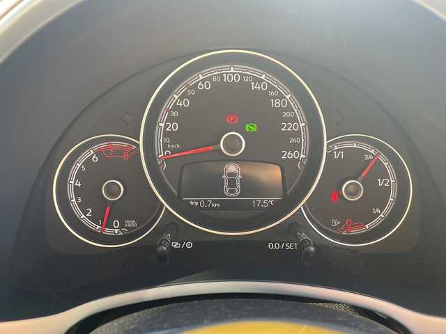 フォルクスワーゲン ザ・ビートル デザイン 兵庫県 2017(平29)年 6.3万km 黄 純正ナビ（AM/FM/BT/CD/DVD)/・フルセグTV/バックモニター/クルーズコントロール/ブラインドスポットモニター/純正マット/電格ミラー