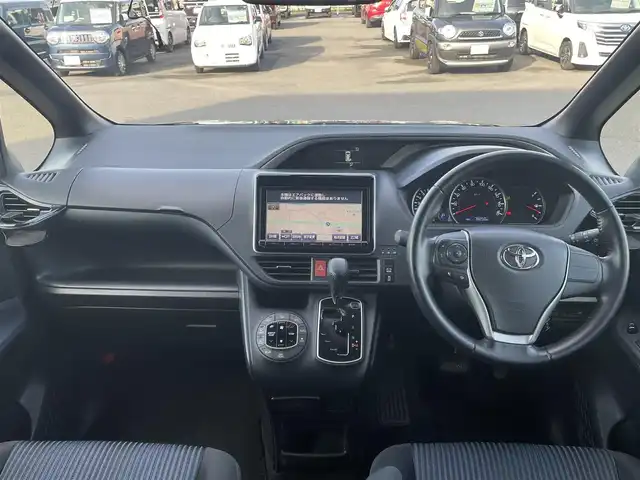 トヨタ ヴォクシー ZS 煌 岡山県 2016(平28)年 7.9万km ブラック 純正9インチナビ　/NSZT-Y64T/フルセグTV、CD、DVD、Bluetooth、AM、FM/バックカメラ/両側パワースライドドア/ETC