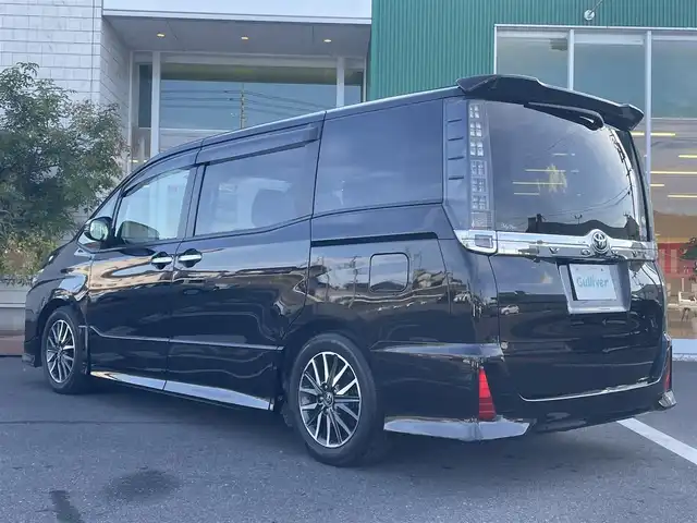トヨタ ヴォクシー ZS 煌 岡山県 2016(平28)年 7.9万km ブラック 純正9インチナビ　/NSZT-Y64T/フルセグTV、CD、DVD、Bluetooth、AM、FM/バックカメラ/両側パワースライドドア/ETC