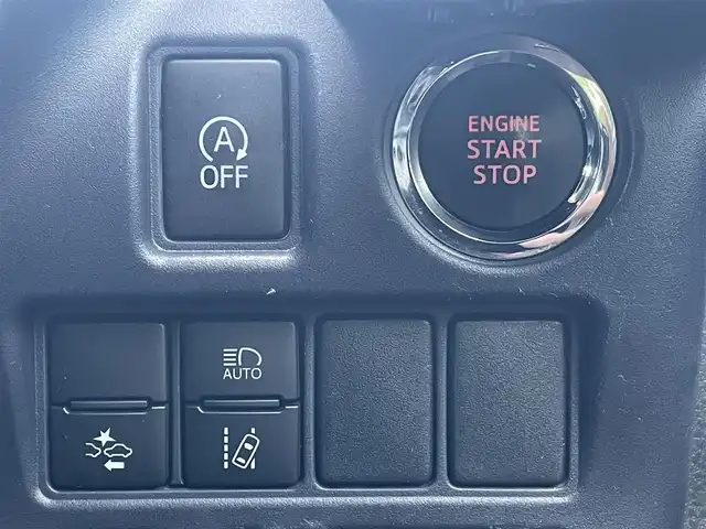 トヨタ ヴォクシー ZS 煌 岡山県 2016(平28)年 7.9万km ブラック 純正9インチナビ　/NSZT-Y64T/フルセグTV、CD、DVD、Bluetooth、AM、FM/バックカメラ/両側パワースライドドア/ETC