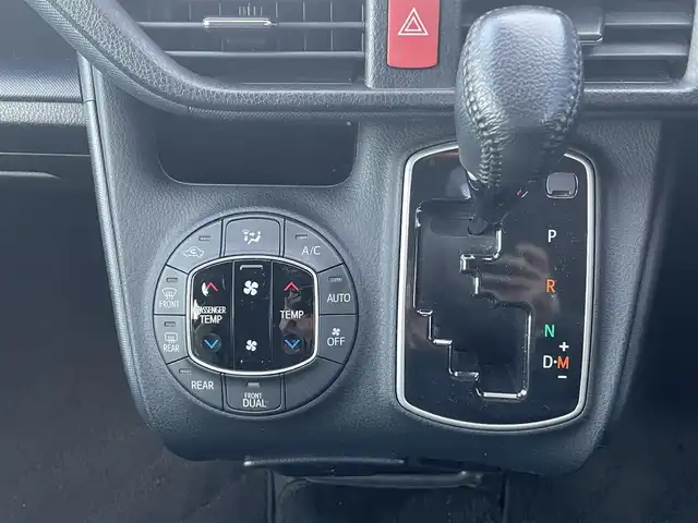 トヨタ ヴォクシー ZS 煌 岡山県 2016(平28)年 7.9万km ブラック 純正9インチナビ　/NSZT-Y64T/フルセグTV、CD、DVD、Bluetooth、AM、FM/バックカメラ/両側パワースライドドア/ETC