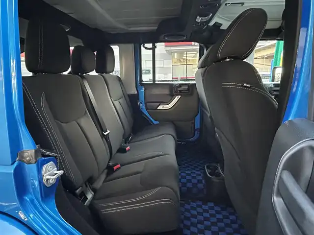 クライスラー・ジープ ジープ ラングラー アンリミテッド サハラ 千葉県 2016(平28)年 8万km 青 取扱説明書、保証書、スペアキー/社外SDナビ　AVIC-RZ103/AM/FM/BT/ワンセグ/クルーズコントロール/ステアリングスイッチ/前後ドライブレコーダー/サイドカメラ/ETC/背面タイヤ/ダウンヒルコントロール/横滑り防止機能/アルパインスピーカー/ルーフキャリア