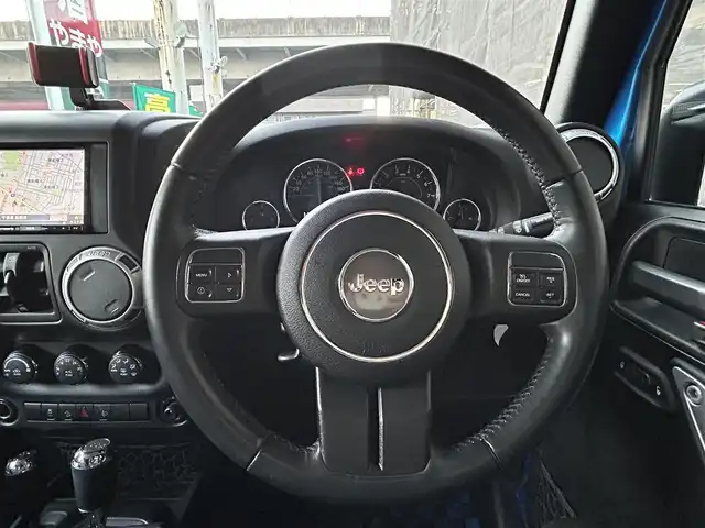 クライスラー・ジープ ジープ ラングラー アンリミテッド サハラ 千葉県 2016(平28)年 8万km 青 取扱説明書、保証書、スペアキー/社外SDナビ　AVIC-RZ103/AM/FM/BT/ワンセグ/クルーズコントロール/ステアリングスイッチ/前後ドライブレコーダー/サイドカメラ/ETC/背面タイヤ/ダウンヒルコントロール/横滑り防止機能/アルパインスピーカー/ルーフキャリア