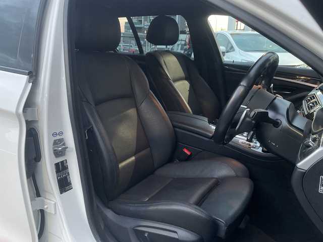 ＢＭＷ ５２３ｄ ツーリング Mスポーツ ハイライン 神奈川県 2016(平28)年 9.7万km 白 メーカーナビ/フルセグテレビ/バックカメラ/BT/クルーズコントロール/サンルーフ/レザーシート/シートヒーター/パワーシート/パワーバックドア/パドルシフト/電動パーキング/プッシュスタート/パワーバックドア/コナーセンサー/ETC/フロアマット