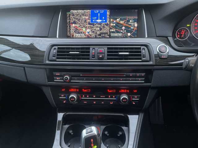 ＢＭＷ ５２３ｄ ツーリング Mスポーツ ハイライン 神奈川県 2016(平28)年 9.7万km 白 メーカーナビ/フルセグテレビ/バックカメラ/BT/クルーズコントロール/サンルーフ/レザーシート/シートヒーター/パワーシート/パワーバックドア/パドルシフト/電動パーキング/プッシュスタート/パワーバックドア/コナーセンサー/ETC/フロアマット