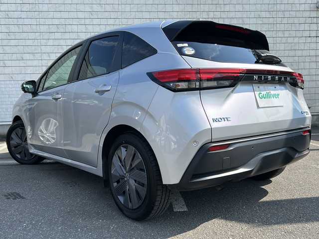 日産 ノート X FOUR 秋田県 2023(令5)年 5.1万km ブリリアントシルバー ・４WD/・純正ナビ(Bt、フルセグ)/・全方位カメラ/・ETC2.0/・プッシュスタート/・スマートキー/・プロパイロット/・追従式クルーズコントロール/・前席ヒートシーター/・ステアリングヒーター/・前後コーナーセンサー/・オートライト/・オートマチックハイビーム