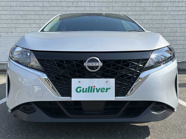 日産 ノート X FOUR 秋田県 2023(令5)年 5.1万km ブリリアントシルバー ・４WD/・純正ナビ(Bt、フルセグ)/・全方位カメラ/・ETC2.0/・プッシュスタート/・スマートキー/・プロパイロット/・追従式クルーズコントロール/・前席ヒートシーター/・ステアリングヒーター/・前後コーナーセンサー/・オートライト/・オートマチックハイビーム