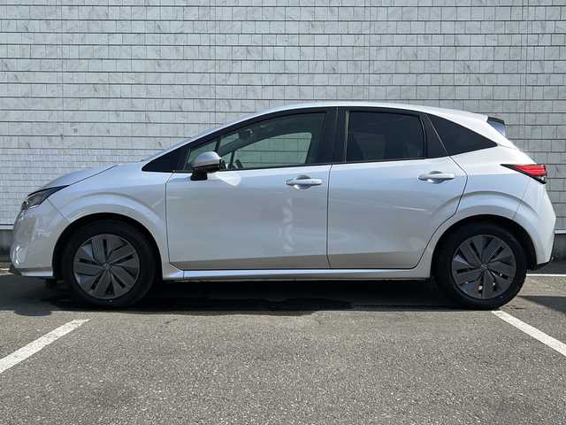 日産 ノート X FOUR 秋田県 2023(令5)年 5.1万km ブリリアントシルバー ・４WD/・純正ナビ(Bt、フルセグ)/・全方位カメラ/・ETC2.0/・プッシュスタート/・スマートキー/・プロパイロット/・追従式クルーズコントロール/・前席ヒートシーター/・ステアリングヒーター/・前後コーナーセンサー/・オートライト/・オートマチックハイビーム