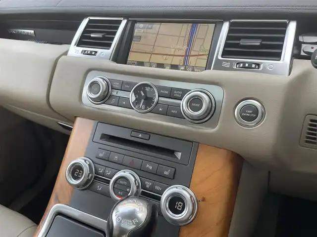 ランドローバー レンジローバースポーツ 5．0 V8 大阪府 2010(平22)年 6.3万km 紺Ｍ サンルーフ/純正HDDナビ/DVDプレーヤー(LV-110C)/フロント/リア/サイドカメラ/harman kardon/ベージュ革シート/前席パワーシート/全席シートヒーター/クルーズコントロール/前後コーナーセンサー/ドライブレコーダー/純正フロアマット/純正20インチAW