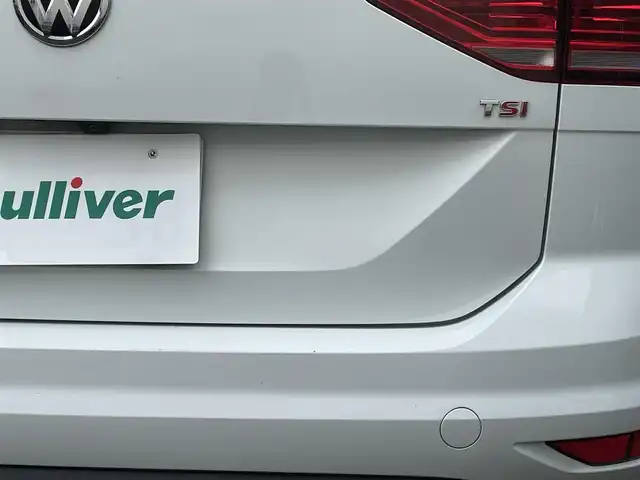 フォルクスワーゲン ゴルフ トゥーラン TSI ハイライン 長野県 2017(平29)年 5.9万km 白 ディーラー点検記録H30:R1:3:5:7年有り/・ワンオーナー　/・ディスカバープロ　　/・純正ナビフルセグTV　DVD　BTA/・バックカメラ　/・ＥＴＣ２．０　/・レーンアシスト　/・フロントアシスト/・プリクラッシュ　/・歩行者検知　/・ＡＣＣ　/・クルーズコントロール/・パドルシフト　/・アイドリングストップ　/・シートヒーター　/・ルーフレール/・純正17インチアルミ/・電子パーキングブレーキ/・オートホールド/・オートライト/・LEDヘットライト/・フォグライト/・スマートキー×２/・プッシュスタート/・保証書/・取説