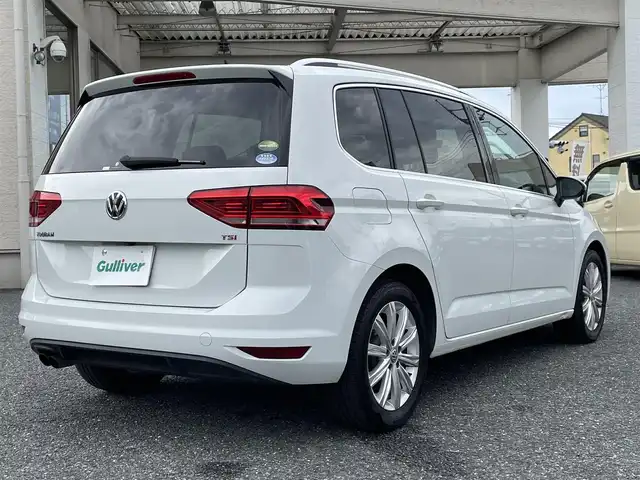 フォルクスワーゲン ゴルフ トゥーラン TSI ハイライン 長野県 2017(平29)年 5.9万km 白 ディーラー点検記録H30:R1:3:5:7年有り/・ワンオーナー　/・ディスカバープロ　　/・純正ナビフルセグTV　DVD　BTA/・バックカメラ　/・ＥＴＣ２．０　/・レーンアシスト　/・フロントアシスト/・プリクラッシュ　/・歩行者検知　/・ＡＣＣ　/・クルーズコントロール/・パドルシフト　/・アイドリングストップ　/・シートヒーター　/・ルーフレール/・純正17インチアルミ/・電子パーキングブレーキ/・オートホールド/・オートライト/・LEDヘットライト/・フォグライト/・スマートキー×２/・プッシュスタート/・保証書/・取説