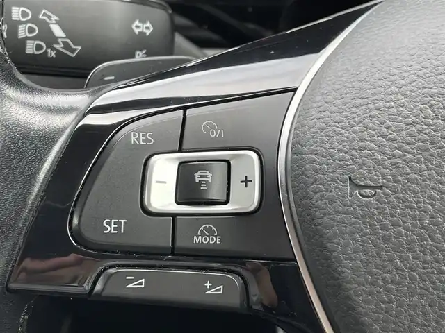 フォルクスワーゲン ゴルフ トゥーラン TSI ハイライン 長野県 2017(平29)年 5.9万km 白 ディーラー点検記録H30:R1:3:5:7年有り/・ワンオーナー　/・ディスカバープロ　　/・純正ナビフルセグTV　DVD　BTA/・バックカメラ　/・ＥＴＣ２．０　/・レーンアシスト　/・フロントアシスト/・プリクラッシュ　/・歩行者検知　/・ＡＣＣ　/・クルーズコントロール/・パドルシフト　/・アイドリングストップ　/・シートヒーター　/・ルーフレール/・純正17インチアルミ/・電子パーキングブレーキ/・オートホールド/・オートライト/・LEDヘットライト/・フォグライト/・スマートキー×２/・プッシュスタート/・保証書/・取説