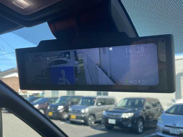 トヨタ ノア Si ダブルバイビー 鳥取県 2018(平30)年 6.1万km ホワイトパールクリスタルシャイン ワンオーナー/TRDエアロスタイル/エンジンスターター/７人乗り/スマートキー/ハーフレザーシート/両側パワースライド/デジタルインナーミラー/純正８インチワイドナビ/フリップダウンモニター/フルセグ・Bluetooth/バックカメラ/プリクラッシュ/レーンデパーチャー/クルーズコントロール/オートハイビーム/ドライブレコーダー/ダブルオートエアコン/リアサンシェード/LEDヘッドライト/LEDフォグライト/ETCユニット/保証書・取説