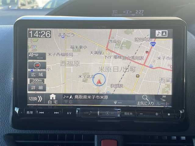 トヨタ ノア Si ダブルバイビー 鳥取県 2018(平30)年 6.1万km ホワイトパールクリスタルシャイン ワンオーナー/TRDエアロスタイル/エンジンスターター/７人乗り/スマートキー/ハーフレザーシート/両側パワースライド/デジタルインナーミラー/純正８インチワイドナビ/フリップダウンモニター/フルセグ・Bluetooth/バックカメラ/プリクラッシュ/レーンデパーチャー/クルーズコントロール/オートハイビーム/ドライブレコーダー/ダブルオートエアコン/リアサンシェード/LEDヘッドライト/LEDフォグライト/ETCユニット/保証書・取説