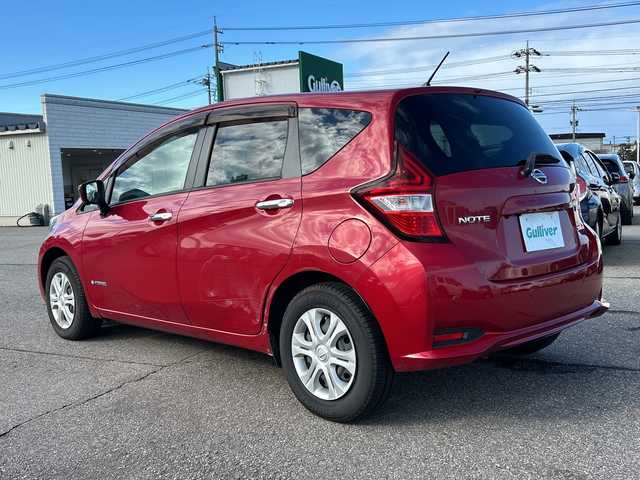 日産 ノート e－パワー X 富山県 2018(平30)年 9.5万km ガーネットレッド ナビ（パナソニック）/【CD/DVD/BT/SD/フルセグTV/iPod】/全方位カメラ/バックカメラ/スマートキー/ETC/レーンキープアシスト/横滑り防止装置/純正フロアマット/車両接近警報装置
