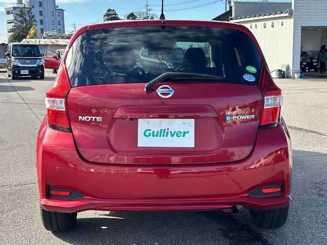 日産 ノート e－パワー X 富山県 2018(平30)年 9.5万km ガーネットレッド ナビ（パナソニック）/【CD/DVD/BT/SD/フルセグTV/iPod】/全方位カメラ/バックカメラ/スマートキー/ETC/レーンキープアシスト/横滑り防止装置/純正フロアマット/車両接近警報装置