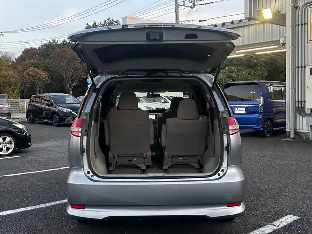 トヨタ エスティマ アエラス Gパッケージ 静岡県 2006(平18)年 16万km ミディアムシルバーメタリック ユーザー買取車両/純正HDDナビ（NHDP-W56S）/[AM/FM/CD/TV/DVD]/純正17インチAW/純正キセノンヘッドライト/エンジンスタートボタン/スマートキー/MTモード付AW/クルーズコントロール/WAC/ETC/フリップダウンモニター/3列シート/オットマン/ウォークスルー/パワーシート（D席のみ）/両側パワースライドドア/AFS/保証書/取扱説明書