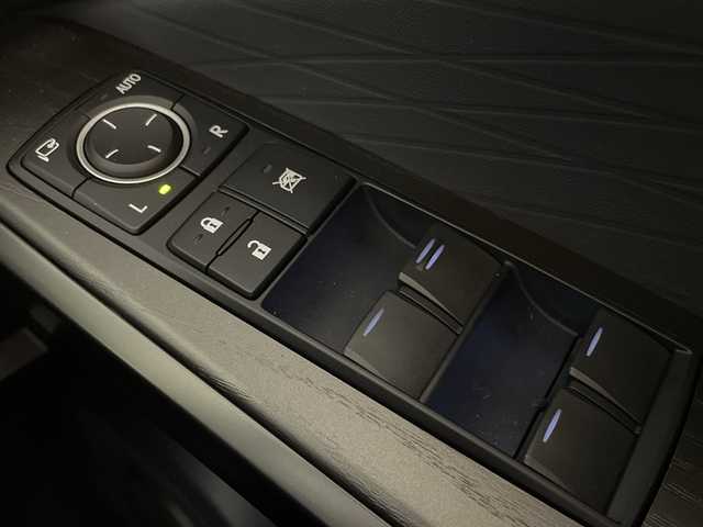 レクサス ＩＳ 300h Fスポーツ モードブラックⅢ 福岡県 2023(令5)年 1.1万km グラファイトブラックガラスフレーク サンルーフ/純正ナビ/フルセグテレビ/アラウンドビューモニター/レーダークルーズコントロール/プッシュスタート/ビルトインETC2.0/レーンキープアシスト/ドライブレコーダー/ハーフレザー/シートヒーター