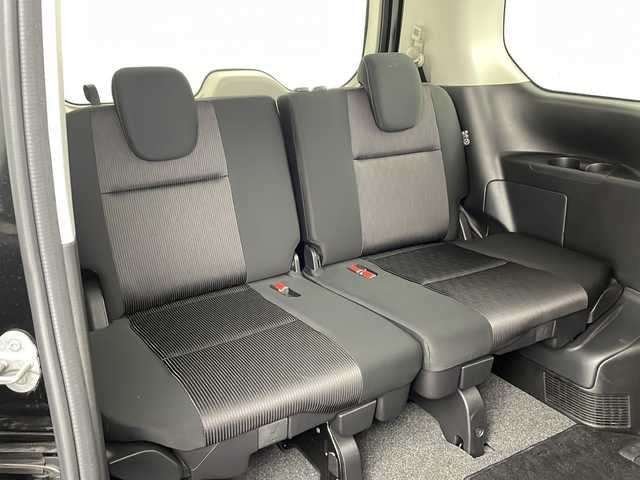 日産 セレナ ハイウェイスターVセレクションⅡ 兵庫県 2019(令1)年 3.5万km ダイヤモンドブラック ・セーフティパックB/・プロパイロット（自動運転技術）/・エマージェンシーブレーキ/・車線逸脱防止支援システム/・ＳＲＳカーテンエアバック/・インテンジェントアラウンドビューモニター/・インテリジェントルームミラー/・踏み間違い衝突防止アシスト/・フロントバックソナー/・純正９型ナビ&TV&CD&DVD&SD&BT/・純正リアフリップダウンモニター　/・全方位カメラ　/・デジタルインナーミラー/・ドライブレコーダー　/・ビルトインＥＴＣ　/・横滑り防止装置　/・ＬＥＤヘッドライト　/・オートライト　/・両側パワースライドドア/・タッチフリースライドドア/・アイドリングストップ/・社外18インチAW/・プッシュスタート/・スペアキー/・スマートキー
