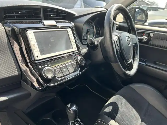 トヨタ カローラ フィールダー 1．5G エアロツアラー W×B 広島県 2013(平25)年 13.7万km ブラックマイカ 純正SDナビ（NSCP-W62）/　（BT/CD/ワンセグテレビ）/バックカメラ/前後ドライブレコーダー/純正15インチアルミホイール/純正フロアマット/ETC/カーテンエアバック/キセノンヘッドライト/フォグランプ/リアプライバシーガラス/ドアバイザー/オートライト/プッシュスタート/スマートキー/横滑り防止装置/取扱説明書
