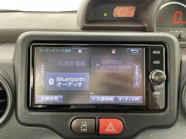 トヨタ ポルテ F 群馬県 2017(平29)年 2.2万km ホワイトパールクリスタルシャイン 福祉車両/・サイドアクセス車 脱着シート仕様(電動式) Aタイプ/＝＝＝＝＝/ナノイーパッケージ/・ナノイー/・オートエアコン(花粉除去モード付)＆プッシュ式ヒーターコントロールパネル/・タイマー付リヤウィンドウデフォッガー/・専用加飾センタークラスターパネル/HIDパッケージ/・マルチリフレクター式ディスチャージヘッドランプ(オートレベリング機能付)/・コンライト(オートライト)/ナビレディパッケージ/・ステアリングスイッチ/・バックカメラ/＝＝＝＝＝/純正7インチナビ/・AM/FM/CD/DVD/SD/Bluetooth/フルセグTV/トヨタセーフティセンス/・プリクラッシュセーフティシステム/・レーンディパーチャーアラート/・オートマチックハイビーム/先行車発進告知機能/プッシュスタート/スマートキー×2本