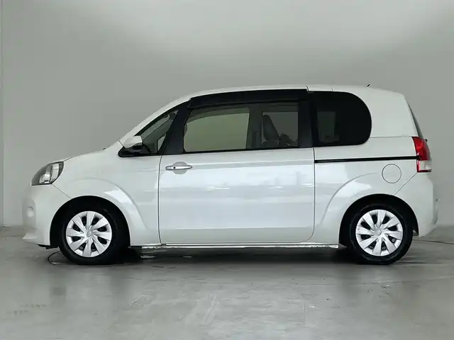 トヨタ ポルテ F 群馬県 2017(平29)年 2.2万km ホワイトパールクリスタルシャイン 福祉車両/・サイドアクセス車 脱着シート仕様(電動式) Aタイプ/＝＝＝＝＝/ナノイーパッケージ/・ナノイー/・オートエアコン(花粉除去モード付)＆プッシュ式ヒーターコントロールパネル/・タイマー付リヤウィンドウデフォッガー/・専用加飾センタークラスターパネル/HIDパッケージ/・マルチリフレクター式ディスチャージヘッドランプ(オートレベリング機能付)/・コンライト(オートライト)/ナビレディパッケージ/・ステアリングスイッチ/・バックカメラ/＝＝＝＝＝/純正7インチナビ/・AM/FM/CD/DVD/SD/Bluetooth/フルセグTV/トヨタセーフティセンス/・プリクラッシュセーフティシステム/・レーンディパーチャーアラート/・オートマチックハイビーム/先行車発進告知機能/プッシュスタート/スマートキー×2本