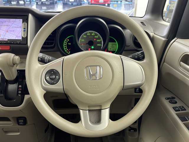 ホンダ Ｎ ＢＯＸ G Lパッケージ 岐阜県 2013(平25)年 9万km クリスタルブラックパール 取扱説明書【車両/ナビ】/保証書/純正SDナビ/バックカメラ/プッシュスタート/スマートキー(スペアスマート×1)/左側パワースライドドア/ベンチシート/ウインカーミラー/ステアリングスイッチ/ETC/純正14インチアルミ