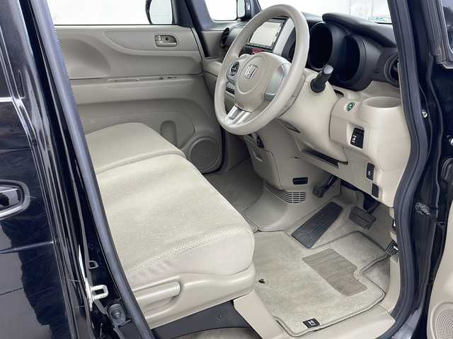 ホンダ Ｎ ＢＯＸ G Lパッケージ 岐阜県 2013(平25)年 9万km クリスタルブラックパール 取扱説明書【車両/ナビ】/保証書/純正SDナビ/バックカメラ/プッシュスタート/スマートキー(スペアスマート×1)/左側パワースライドドア/ベンチシート/ウインカーミラー/ステアリングスイッチ/ETC/純正14インチアルミ