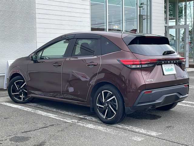 日産 ノート X FOUR 秋田県 2021(令3)年 4万km バーガンディー 純正ディスプレイオーディオ【型式T00NA-6XJ0A】　/プロパイロット/BT/フルセグ/Android/HDMI/全方位カメラ/純正16インチアルミホイール/ドライブレコーダー/4WD/ETC2.0/前後コーナーセンサー/スペアキー