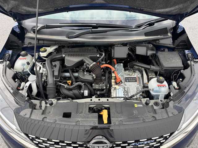 日産 ノート オーテック 滋賀県 2023(令5)年 0.7万km オーロラフレアブルーパール /スーパーブラック 2トーン 純正9型ナビ/(Bluetooth/フルセグ/AM/FM)/プロパイロット/・インテリジェント クルーズコントロール/・ハンドル支援/・ナビリンク機能/ビルトインETC2.0/レーンキープアシスト/衝突軽減ブレーキ/ステアリングアシスト/ブラインドスポットモニター/アラウンドビューモニター/標識認識/電動パーキング/ブレーキホールド/LEDオートライト/オートハイビーム/レザーシート/シートヒーター/ステアリングヒーター/デジタルインナーミラー/ドライブレコーダー/置くだけ充電/USB