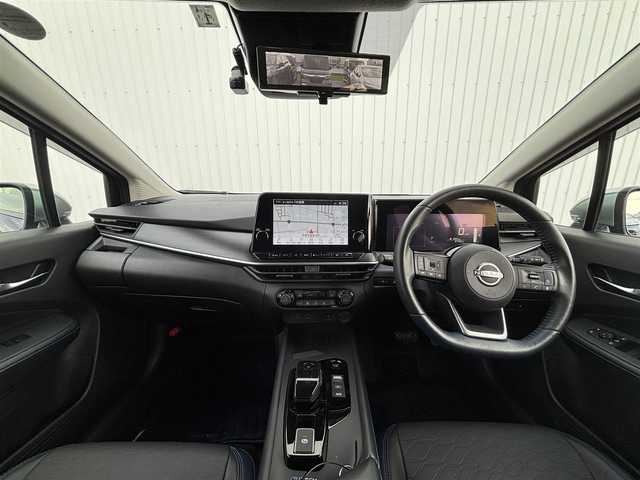日産 ノート オーテック 滋賀県 2023(令5)年 0.7万km オーロラフレアブルーパール /スーパーブラック 2トーン 純正9型ナビ/(Bluetooth/フルセグ/AM/FM)/プロパイロット/・インテリジェント クルーズコントロール/・ハンドル支援/・ナビリンク機能/ビルトインETC2.0/レーンキープアシスト/衝突軽減ブレーキ/ステアリングアシスト/ブラインドスポットモニター/アラウンドビューモニター/標識認識/電動パーキング/ブレーキホールド/LEDオートライト/オートハイビーム/レザーシート/シートヒーター/ステアリングヒーター/デジタルインナーミラー/ドライブレコーダー/置くだけ充電/USB