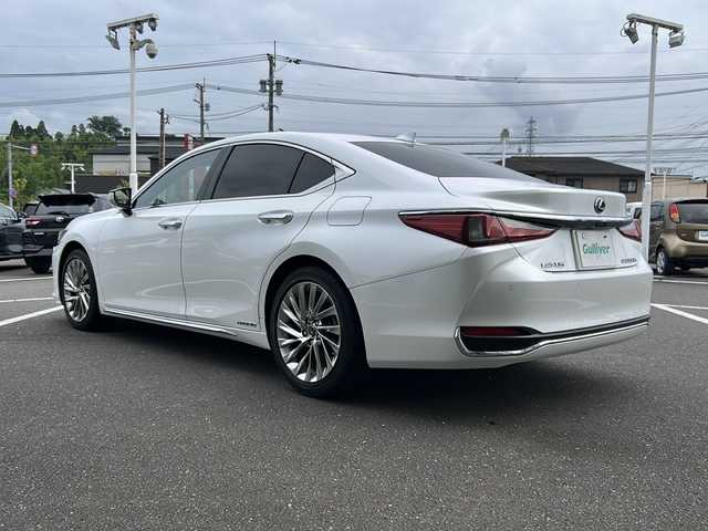 レクサス ＥＳ 300h バージョンL 鹿児島県 2019(令1)年 0.6万km 白 ワンオーナー/純正ナビ/Bluetooth/TV/DVD/CD/デジタルインナーミラー/全周囲カメラ/クルーズコントロール/LTA/シートヒーター/ハンドルヒーター/障害物アラーム/パワーシート/サンルーフ/USB/純正フロアマット/純正AW