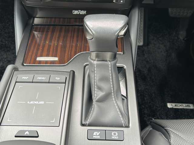 レクサス ＥＳ 300h バージョンL 鹿児島県 2019(令1)年 0.6万km 白 ワンオーナー/純正ナビ/Bluetooth/TV/DVD/CD/デジタルインナーミラー/全周囲カメラ/クルーズコントロール/LTA/シートヒーター/ハンドルヒーター/障害物アラーム/パワーシート/サンルーフ/USB/純正フロアマット/純正AW