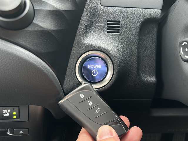 レクサス ＥＳ 300h バージョンL 鹿児島県 2019(令1)年 0.6万km 白 ワンオーナー/純正ナビ/Bluetooth/TV/DVD/CD/デジタルインナーミラー/全周囲カメラ/クルーズコントロール/LTA/シートヒーター/ハンドルヒーター/障害物アラーム/パワーシート/サンルーフ/USB/純正フロアマット/純正AW