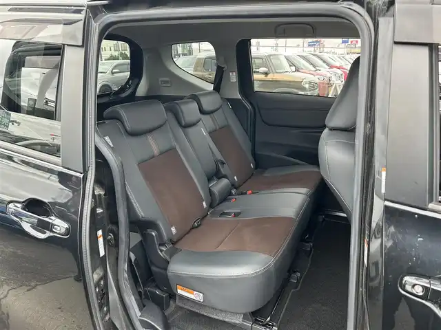 トヨタ シエンタ G クエロ 宮城県 2019(平31)年 5.9万km ブラックマイカ シートヒーター/ステアリングヒーター/パノラミックビュー対応ナビレディパッケージ/・パノラミックビューモニター/・ステアリングスイッチ/・ドアミラーヒーター/＝＝＝/セーフティセンス/・プリクラッシュセーフティ/・レーンディパーチャーアラート/・オートマチックハイビーム/先行車発進告知機能/インテリジェントクリアランスソナー/純正ナビ（NSZT-W68T）/・CD/DVD/・Bluetooth/・フルセグTV/ビルトインETC/両側パワースライドドア/ハーフレザーシート/革巻きステアリング/ステアリングスイッチ/LEDヘッドランプ/フォグランプ/オートライト/スマートキー＆プッシュスタート/電動格納ミラー/フロアマット/Wエアバッグ