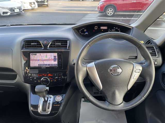 日産 セレナ ハイウェイスター Vセレクション 石川県 2012(平24)年 10.7万km 青 4WD/純正メモリーナビ/フルセグTV/バックカメラ/フリップダウンモニター/ETC/インテリキー/プッシュスタート/電動ミラー/オートライト/オートエアコン