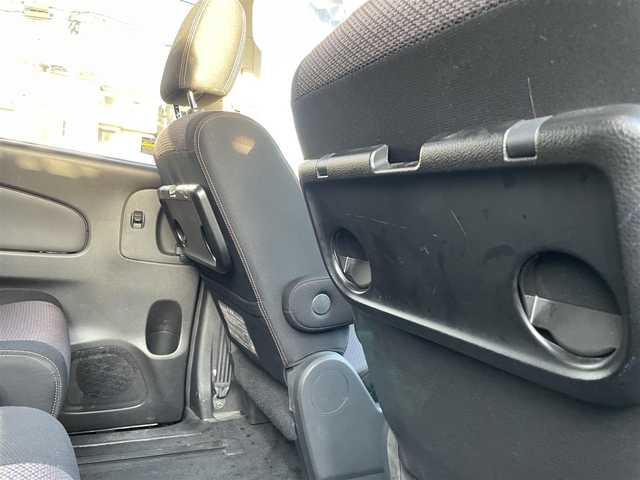 日産 セレナ ハイウェイスター Vセレクション 石川県 2012(平24)年 10.7万km 青 4WD/純正メモリーナビ/フルセグTV/バックカメラ/フリップダウンモニター/ETC/インテリキー/プッシュスタート/電動ミラー/オートライト/オートエアコン