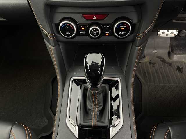 スバル インプレッサ ＸＶ 2．0i－S アイサイト 新潟県 2017(平29)年 1.8万km クールグレーカーキ メモリナビ　型式CN-LR820D/CD/BT/USB/ETC/バックカメラ/レザーシート/シートヒーター　D席/N席/パワーシート　D席/N席/フォグ/純正AW夏タイヤセット