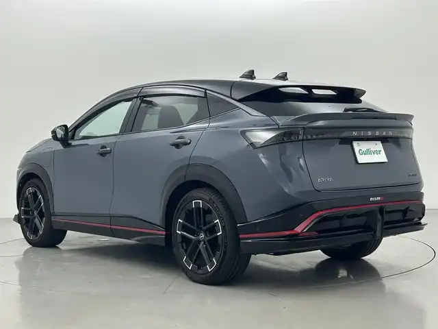 日産 アリア ニスモ B9 e－4ORCE 熊本県 2024(令6)年 0.4万km グレー ワンオーナー　/禁煙車　/プロパイロット 2.0 /ＢＯＳＥサウンド　/サンルーフ/純正ナビ　/全周囲カメラ　/純正前方ドライブレコーダー　/ビルトインＥＴＣ２．０　/パワーバックドア　/全席シートヒーター　/前席パワーシート　/ステアリングヒーター/ヘッドアップディスプレイ/インテリジェントクルーズ/ドライバーモニター/車線維持支援/車線変更支援/側方支援/後側方支援/標識認識機能/駐車支援/横滑り防止/ブラインドスポットモニター/デジタルインナーミラー/ハーフレザーシート/純正フロアマット/純正２０インチAW/オートライト/オートマチックハイビーム/LEDヘッドライト/フォグランプ/スマートキー/プッシュスタート/スペアキー1本/保証書/取扱説明書