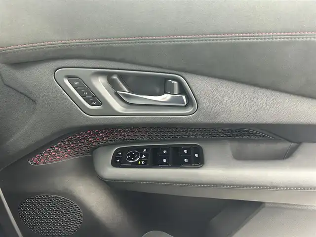 日産 アリア ニスモ B9 e－4ORCE 熊本県 2024(令6)年 0.4万km グレー ワンオーナー　/禁煙車　/プロパイロット 2.0 /ＢＯＳＥサウンド　/サンルーフ/純正ナビ　/全周囲カメラ　/純正前方ドライブレコーダー　/ビルトインＥＴＣ２．０　/パワーバックドア　/全席シートヒーター　/前席パワーシート　/ステアリングヒーター/ヘッドアップディスプレイ/インテリジェントクルーズ/ドライバーモニター/車線維持支援/車線変更支援/側方支援/後側方支援/標識認識機能/駐車支援/横滑り防止/ブラインドスポットモニター/デジタルインナーミラー/ハーフレザーシート/純正フロアマット/純正２０インチAW/オートライト/オートマチックハイビーム/LEDヘッドライト/フォグランプ/スマートキー/プッシュスタート/スペアキー1本/保証書/取扱説明書